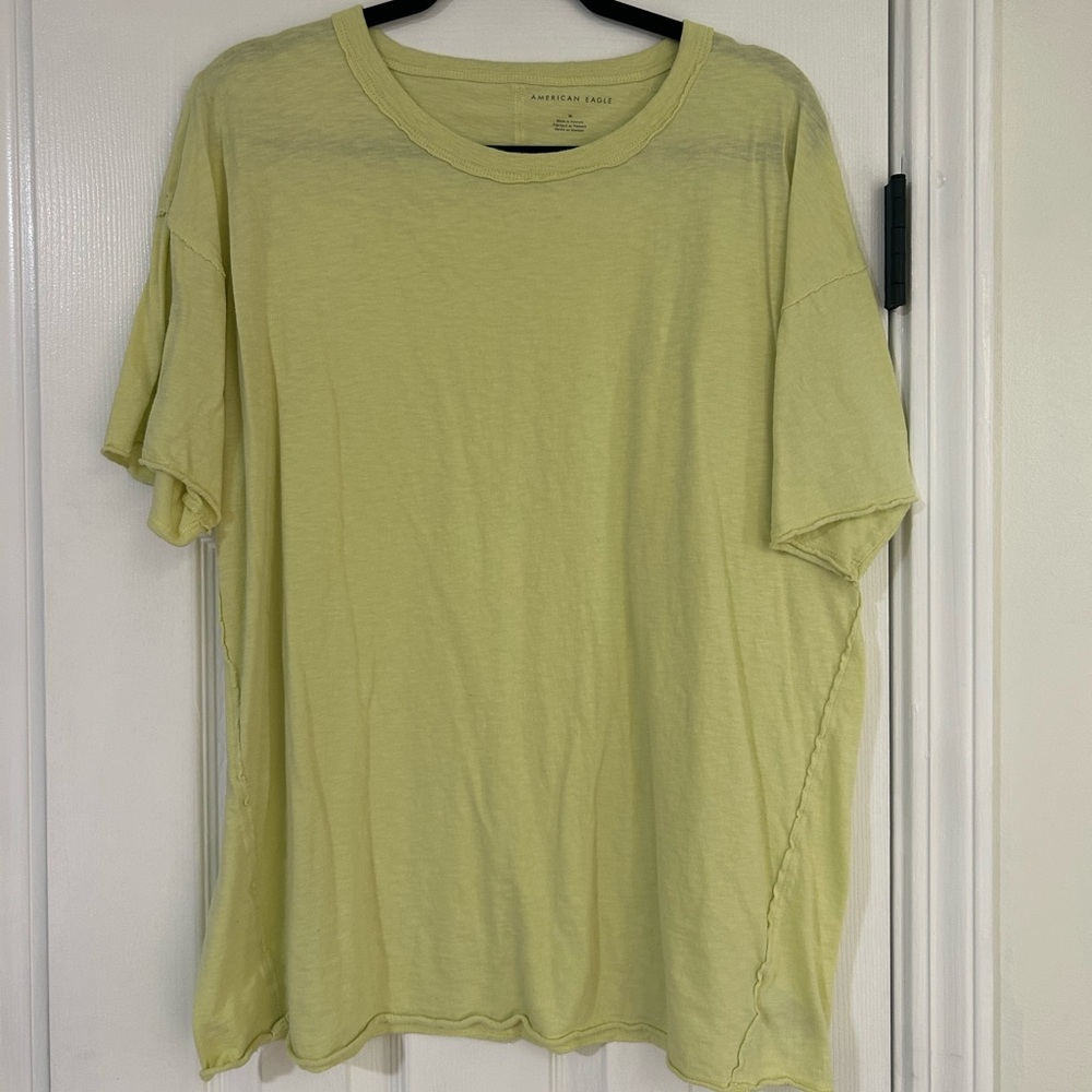 AE distressed tshirt